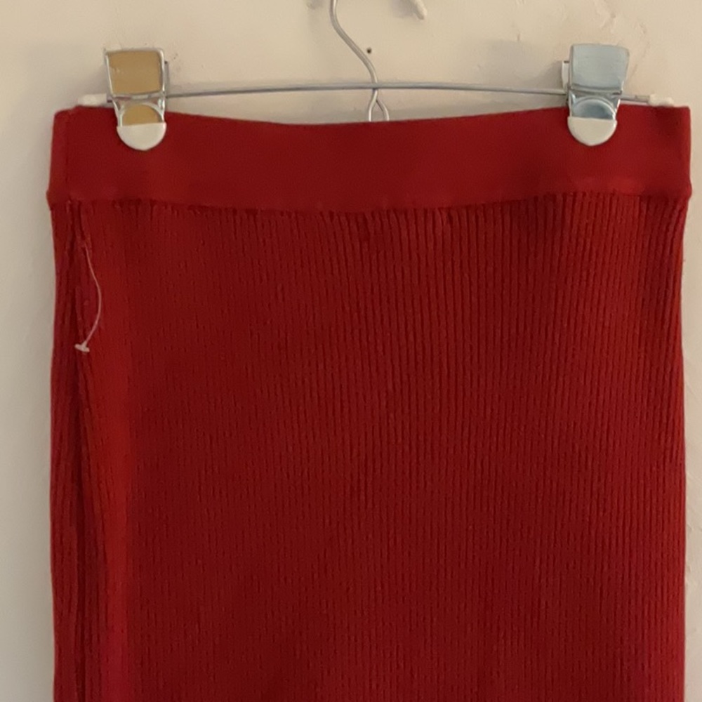 Sale! Cable & Gauge Ribbed Knit Pencil Skirt, Size S, Red, NWOT - Picture 4 of 6